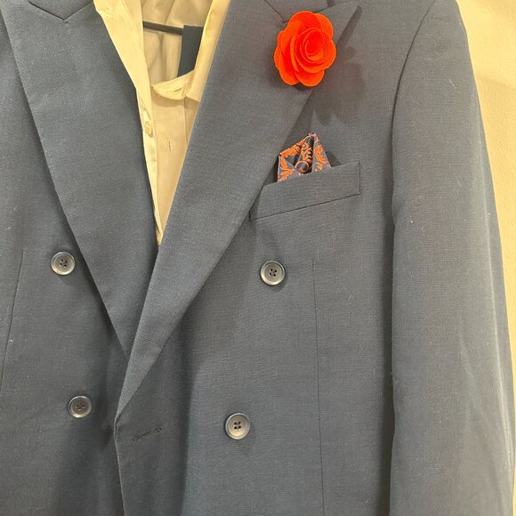 Men's Suit - Picture 3 of 8